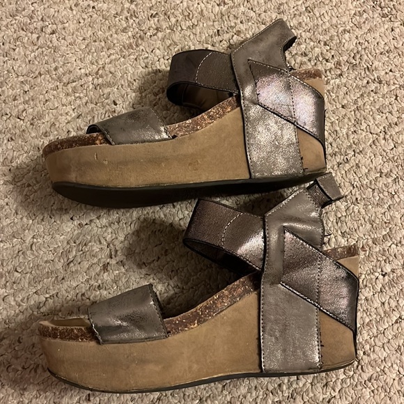 Pierre Dumas Wedges (Size 8 1/2) - Picture 10 of 16